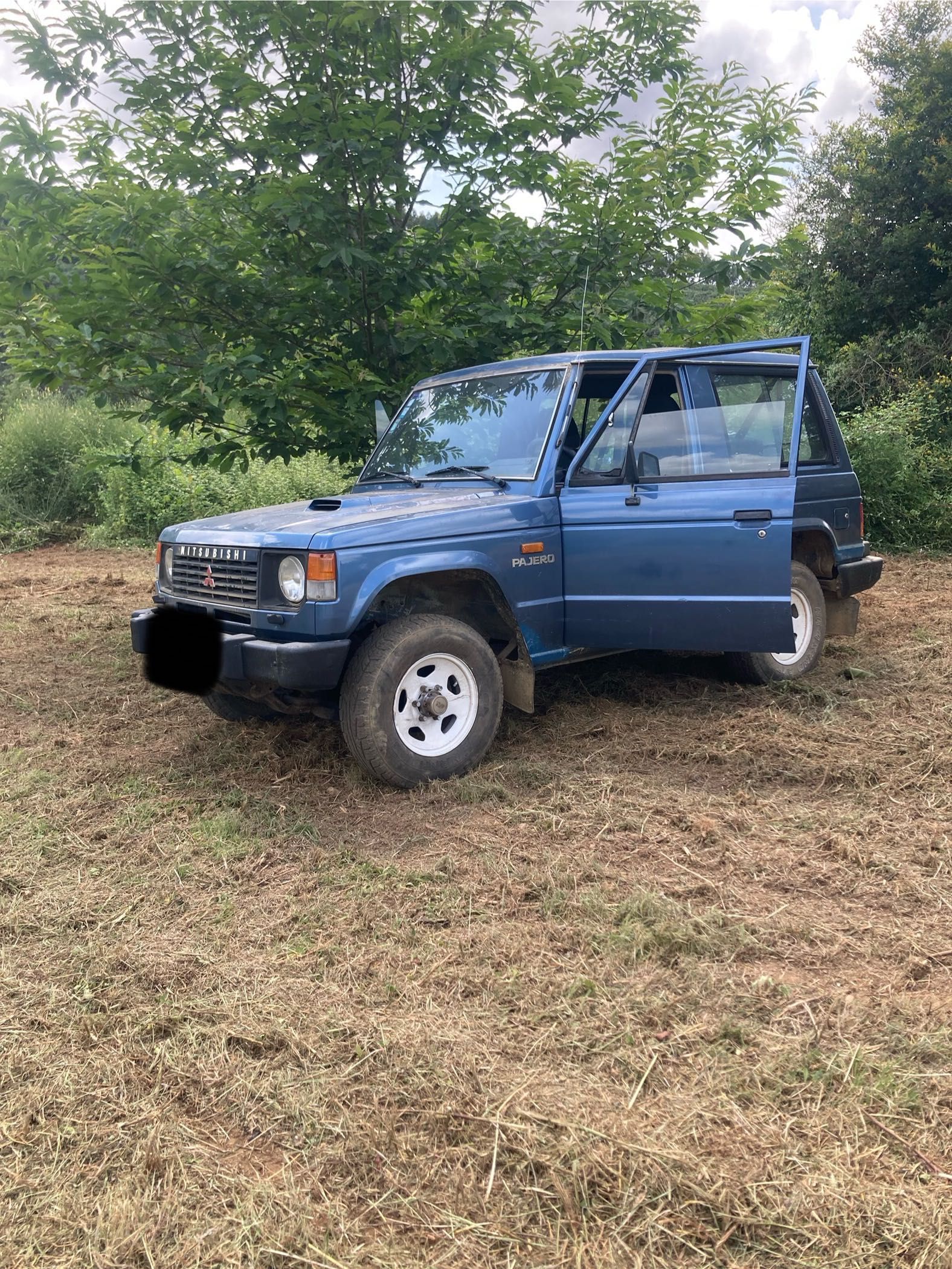 Mitsubishi pajero mk1
