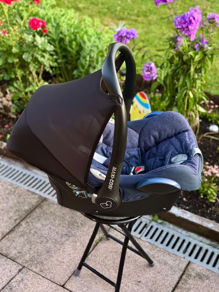 Автокрісло Автокресло автолюлька Maxi-Cosi в комплекте с базой  isofix