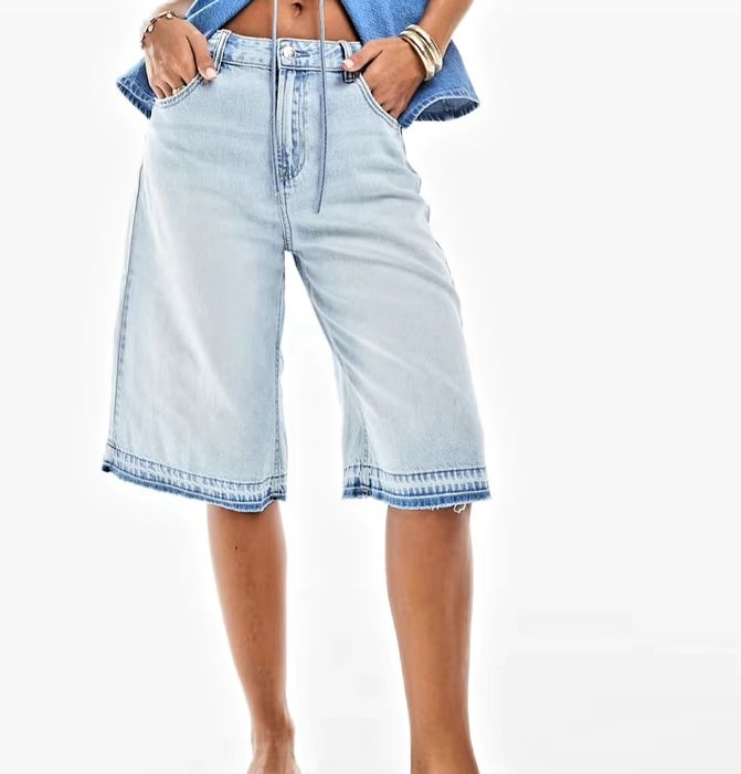 Шорти, бермуди Stradivarius