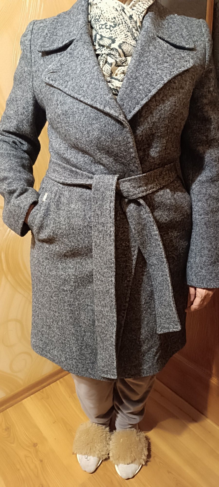 Сіре жіноче пальто на холодну весну, 48 розмір