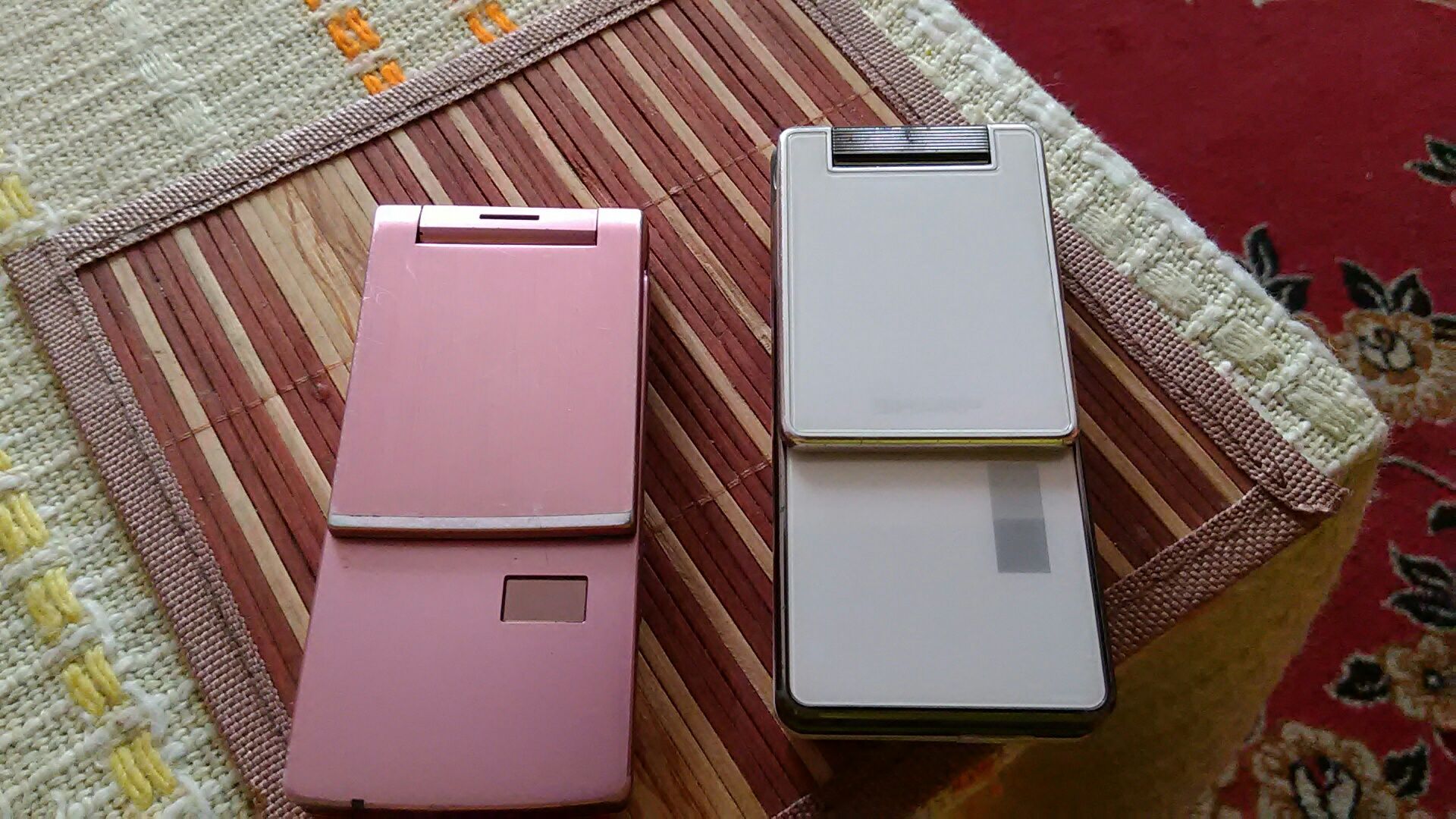 2Telefon Sharp białe kruki  !!!