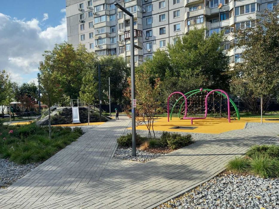 Новий риночний комплекс біля АТБ, Лівий берег