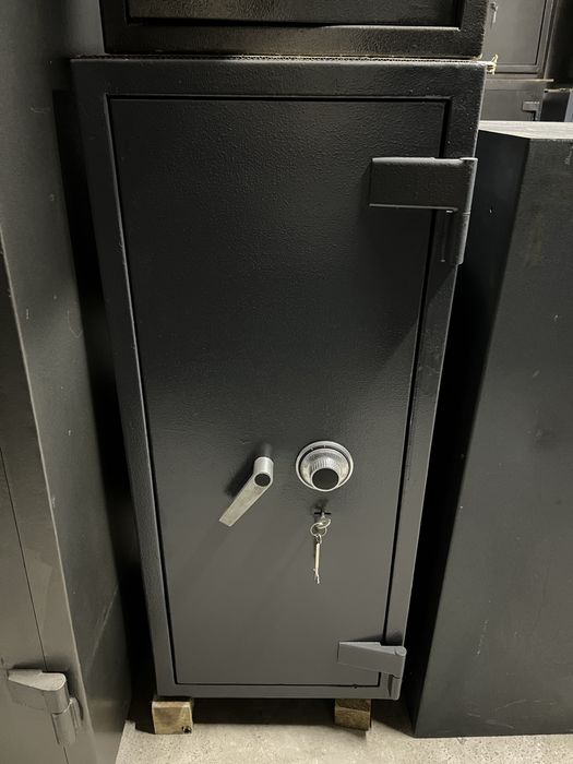 Вогнетривкий надійний  сейф Гріфон для цінностей