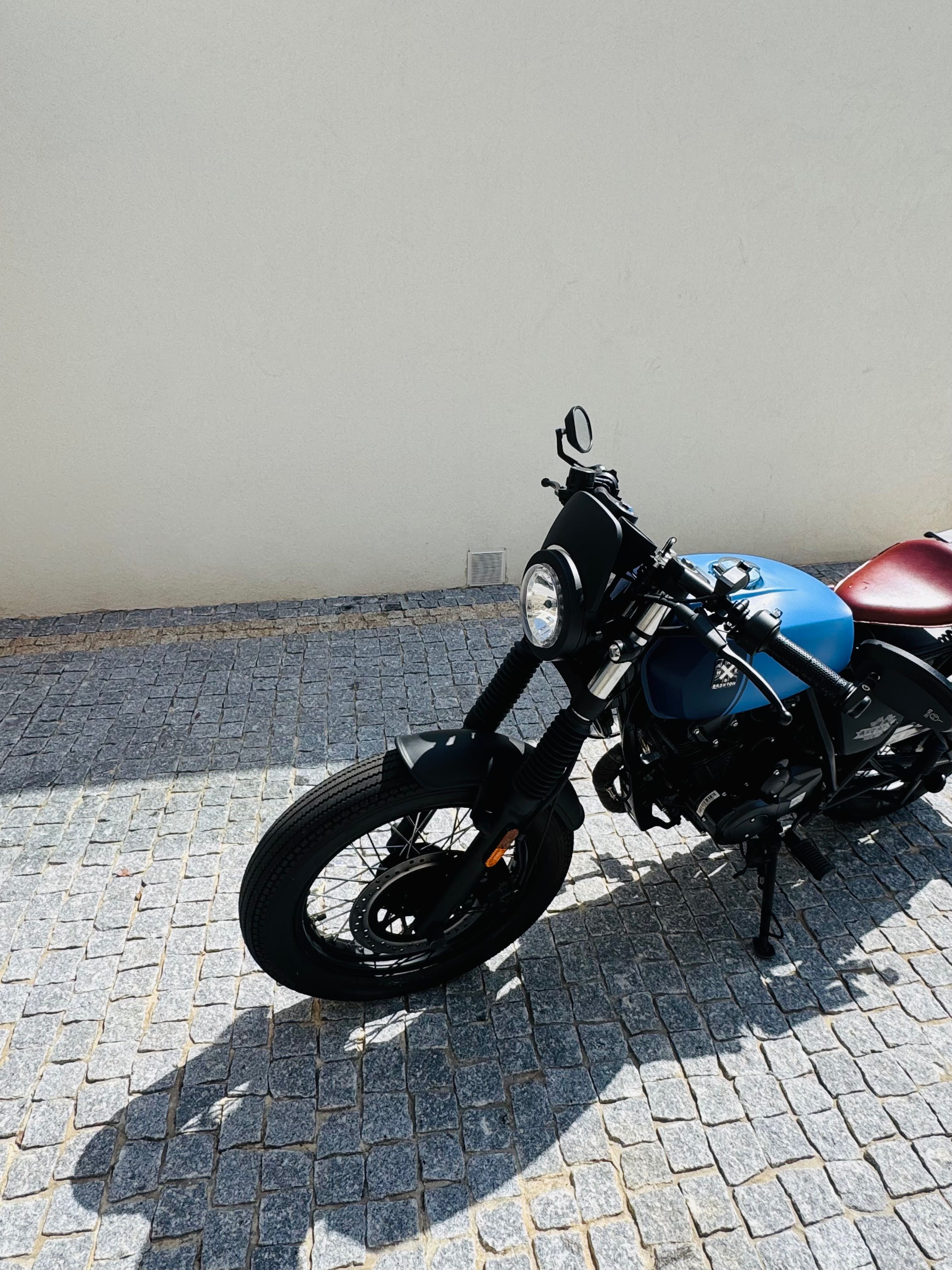 Brixton Rayburn 125 … apenas com 200kms