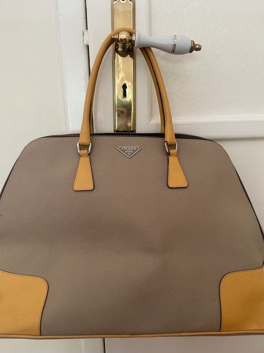 Mala da marca Prada