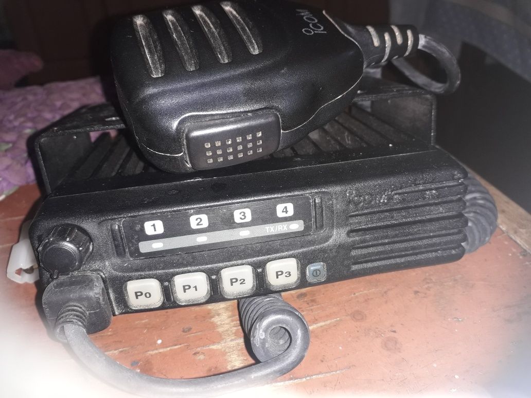 Продам рацию японскую  Icom IC-F110S;