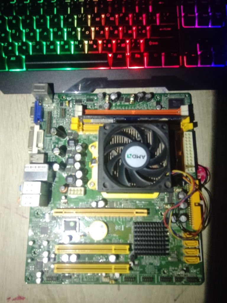 Материнська плата АМ2 ddr 2 1 GB процесор amd athlon 64 x2