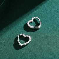 Ексклюзивні срібні сережки у формі сердечок