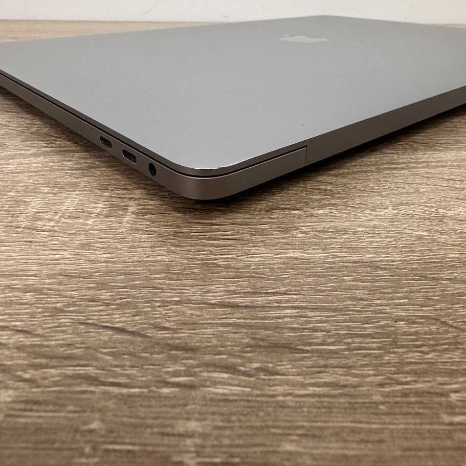 MacBook Pro 16" i7 / 16Gb DDR4 / SSD 512Gb / Radeon 5300m (код: M0634)