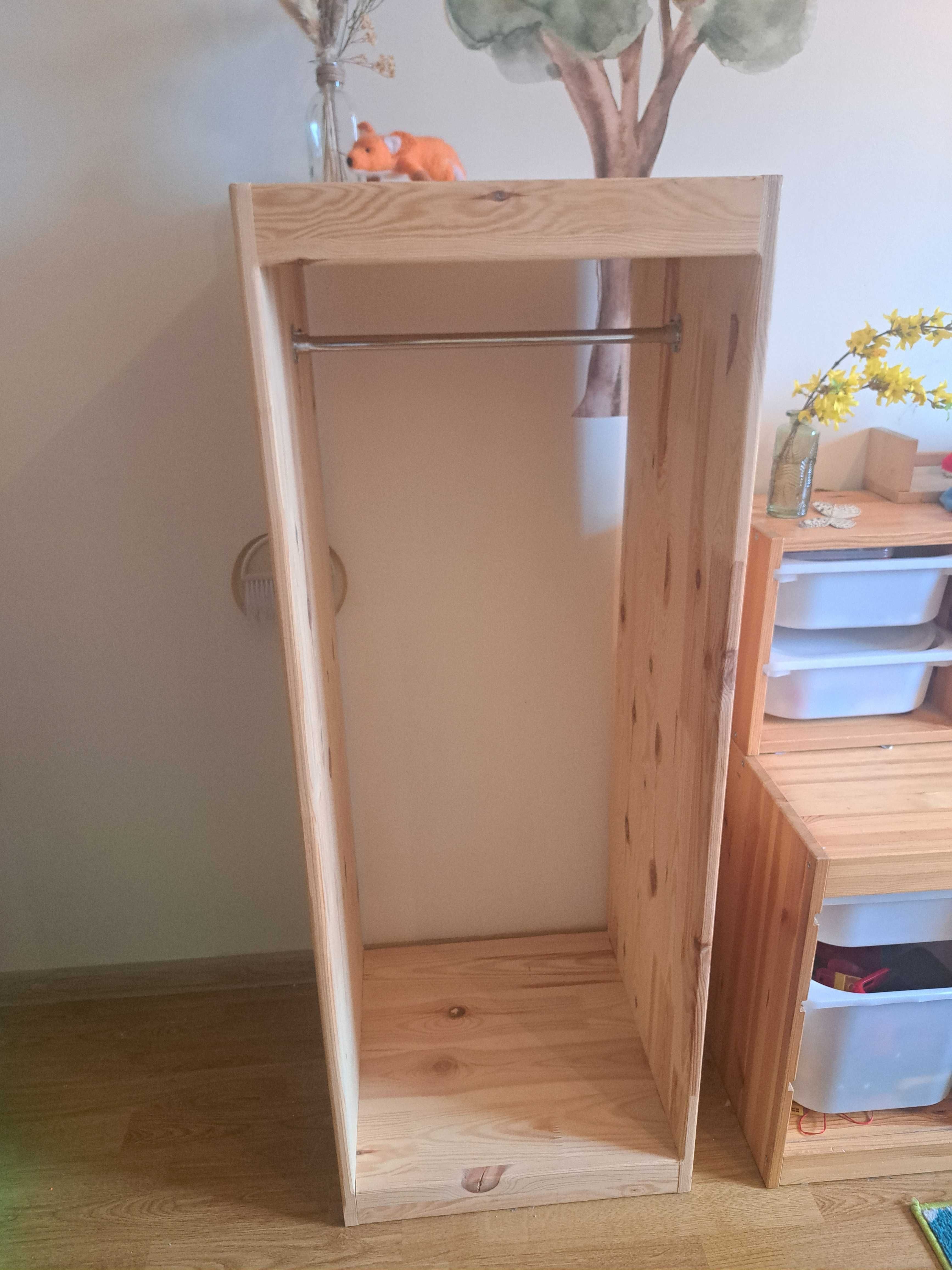 Szafa w duchu Montessori sosna