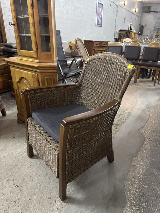 Крісла з натурального ротангу, з деревом Німеччина