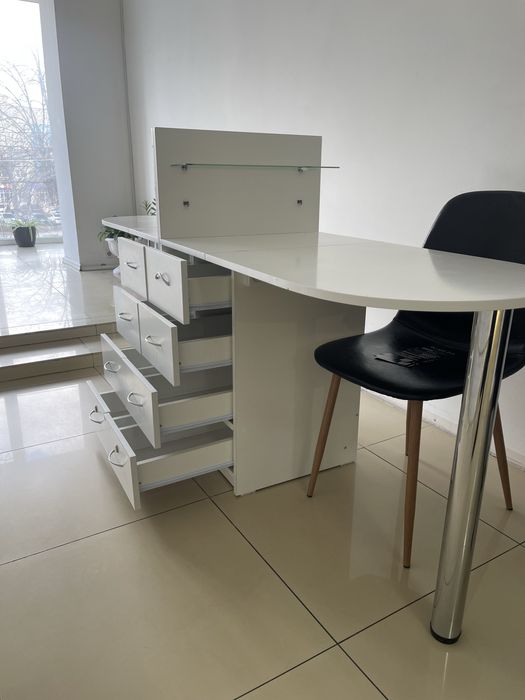 Манікюрний стіл, розкладний