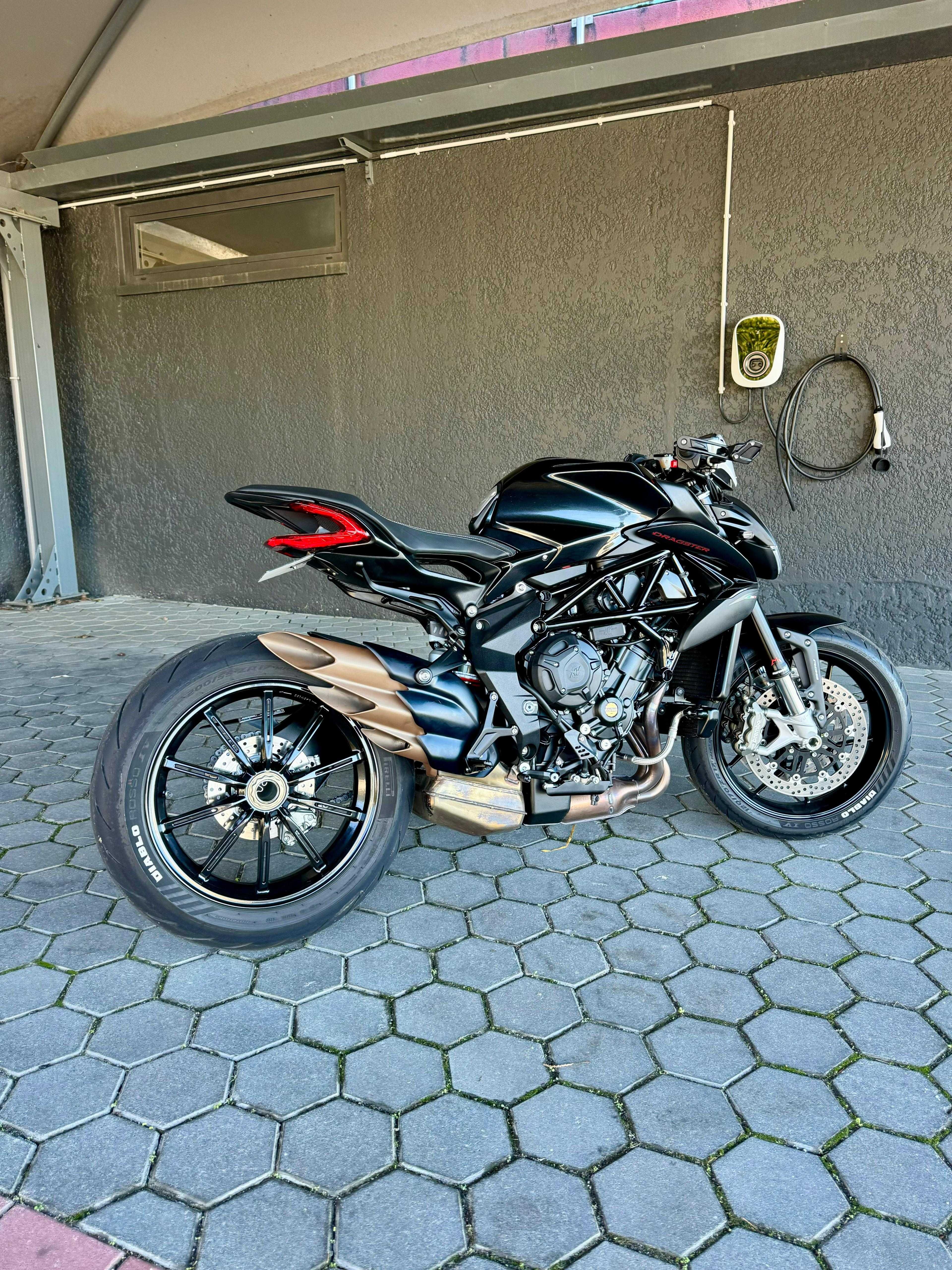 MV Agusta Dreaster 800R