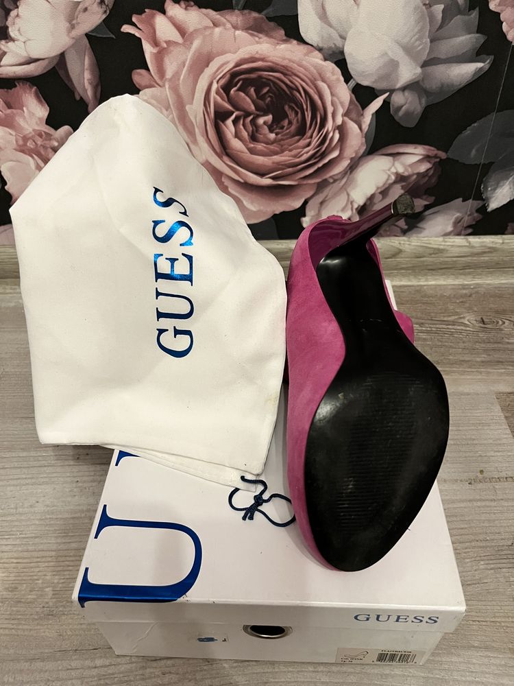 Szpilki/czółenka buty na obcasie GUESS oryginalne