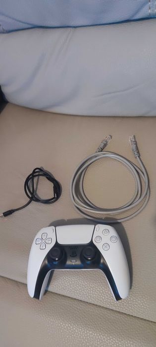 Vendo PS5 muito bem conservado, vendo pq não tenho tempo pra jogar.