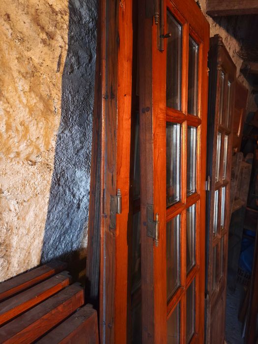 Janelas interior em madeira