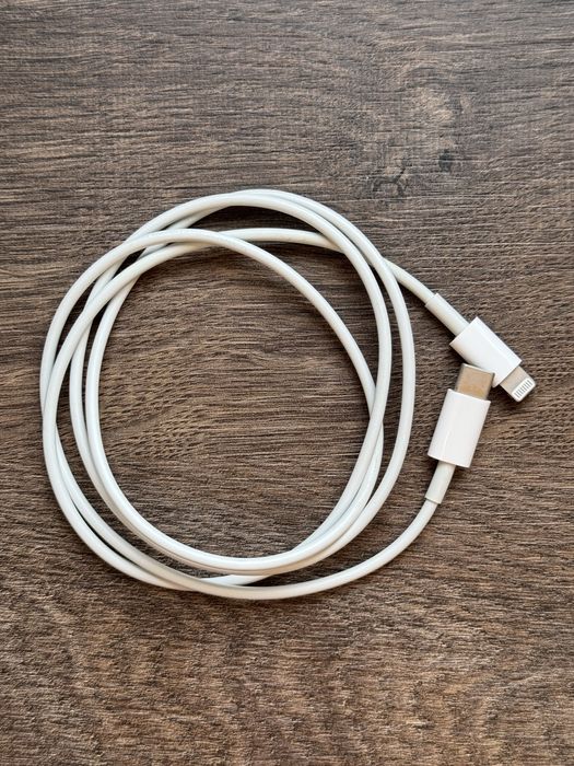 Кабель Apple USB-C to Lightning 1m
