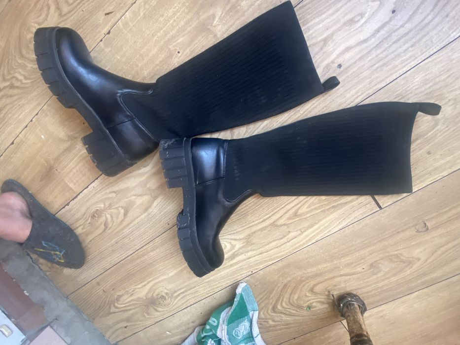 Продам осінні сапоги