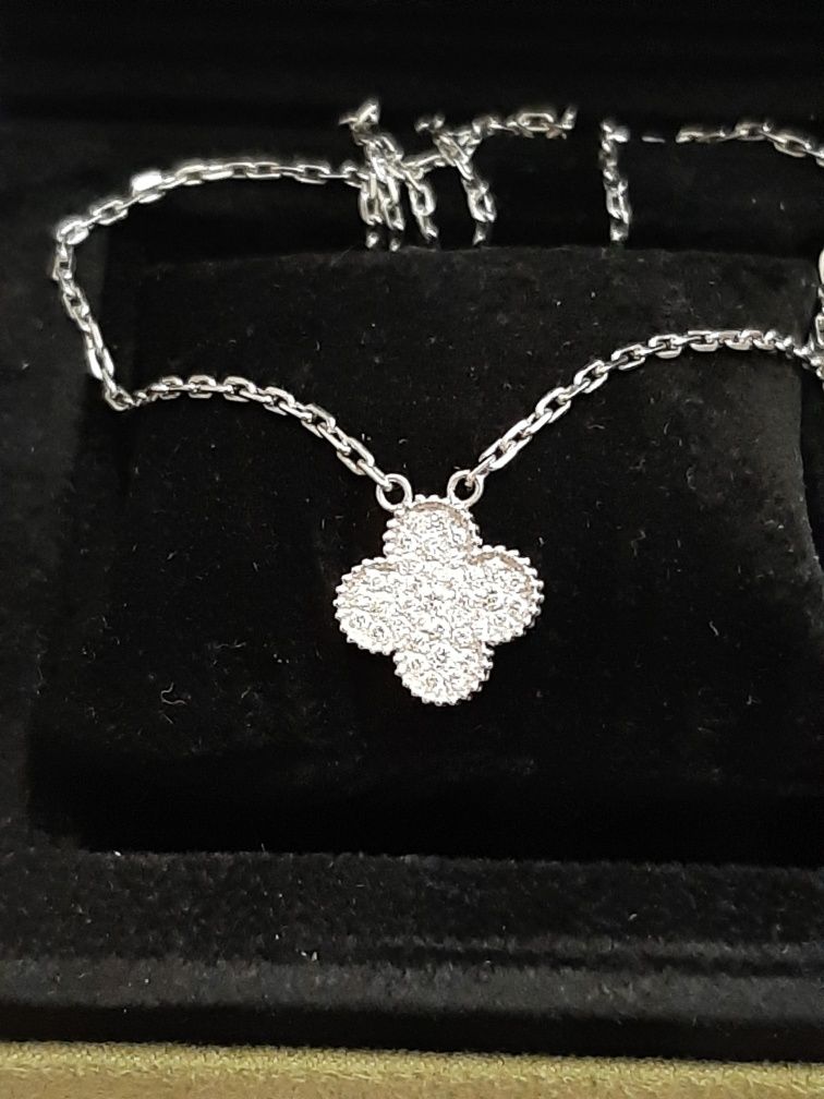 Золотое колье с бриллиантами Van CLEEF
