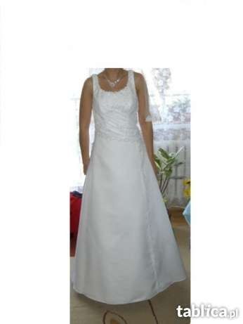 Suknia ślubna, kolekcja: Demetrios + welon, buty.