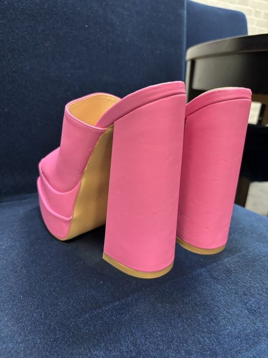 Klapki plato na obcasie na koturnie platformie satyna barbie disco