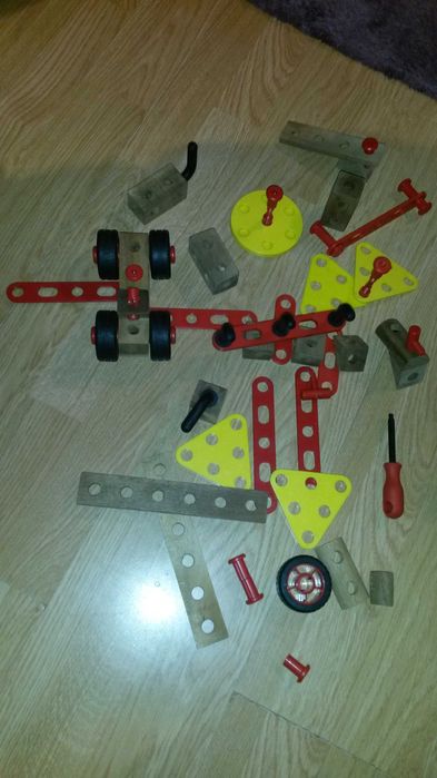 Klocki drewniane mechanika pojazdy śrubki koła do rozkręcania