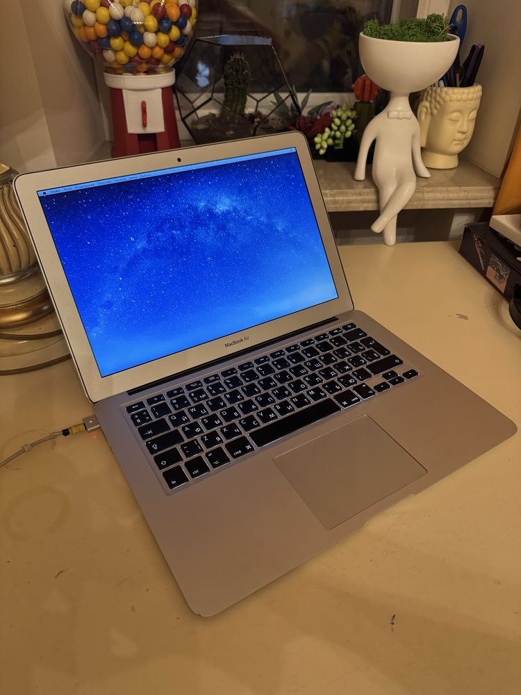 Mac Book Air 13 mid 2013 i5 4gb ОЗУ 128 gb intel