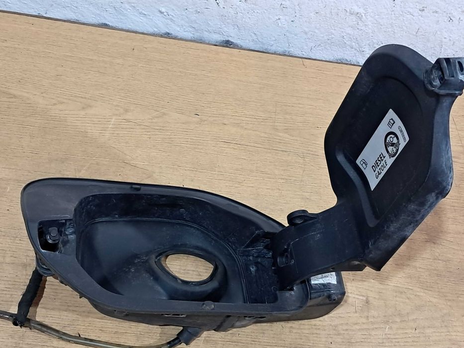 VW Passat B8 LA7W klapka wlewu paliwa blokada zamek