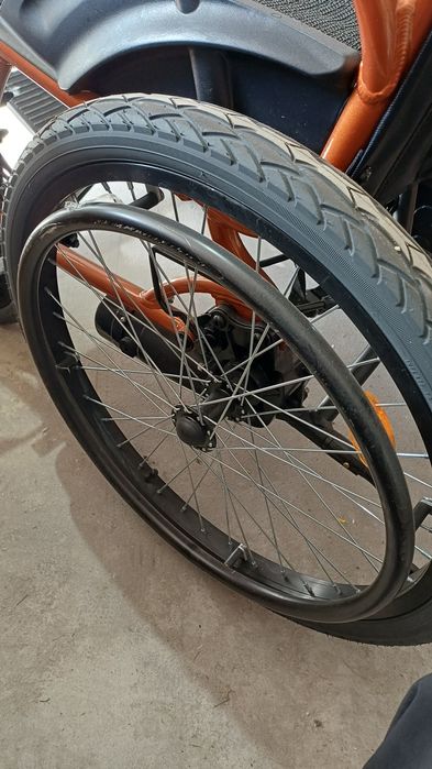 Elektryczny wózek inwalidzki + wózek tradycyjny