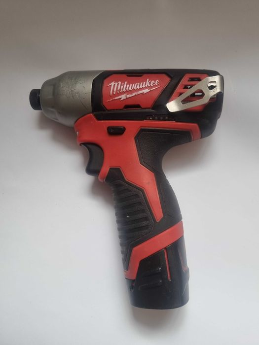 MILWAUKEE M12 FUEL - ZESTAW(wkrętarka, zakrętarka, młotowiert, ładowa)