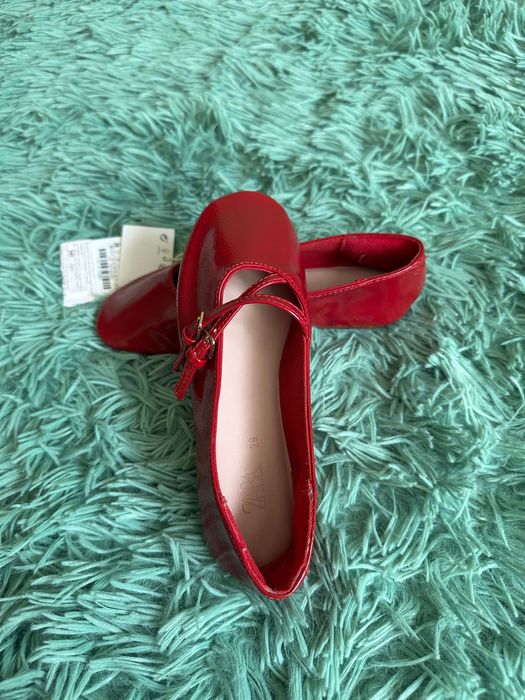 Туфельки для дівчинки