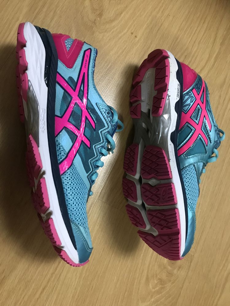 Кросівки asics жіночі