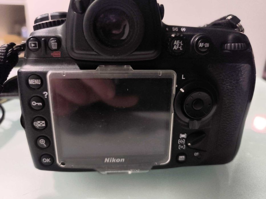 Nikon D700 com lente e vários extras em muito bom estado