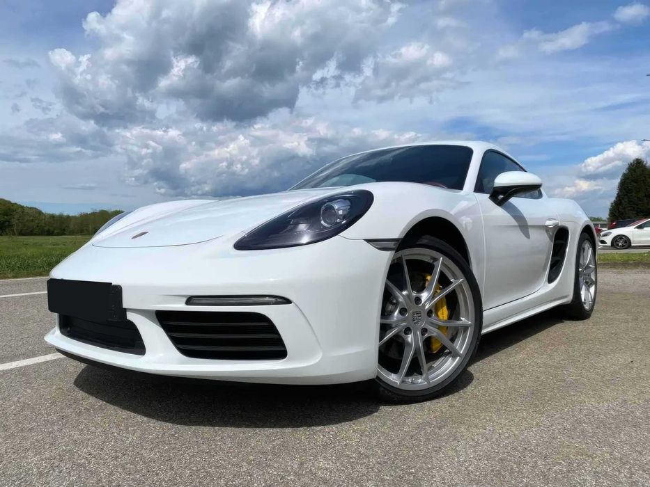 Porsche Cayman      2018
