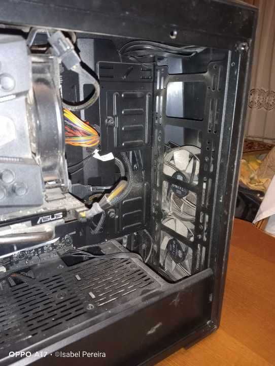 Vendo pc gamer completo como novo motivo de venda faço pouco uso dele