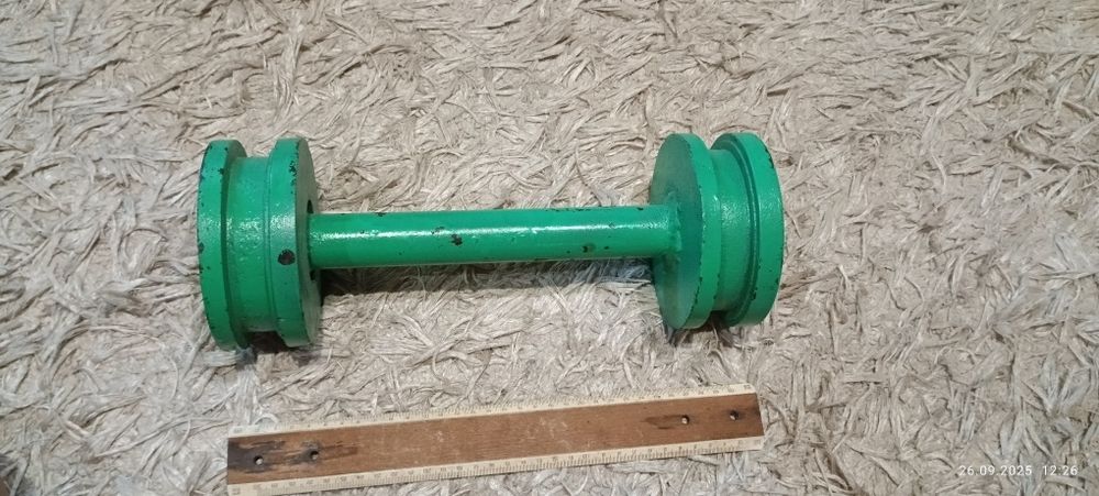 Гантели разные по 1 шт.8 кг.,10 кг.,17 кг.