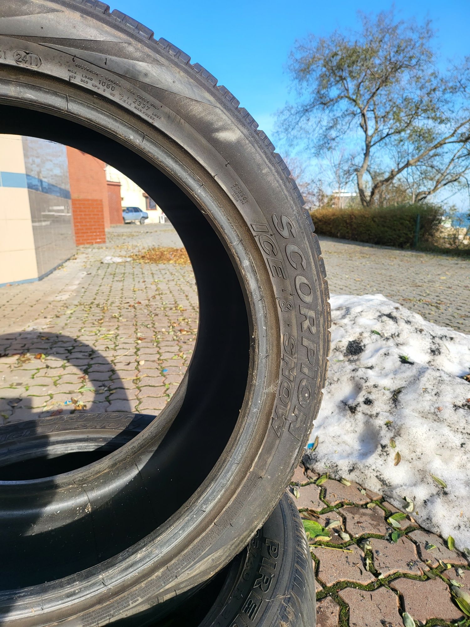 Шины зимние 2шт 295/40 R20 Pirelli IceSnow