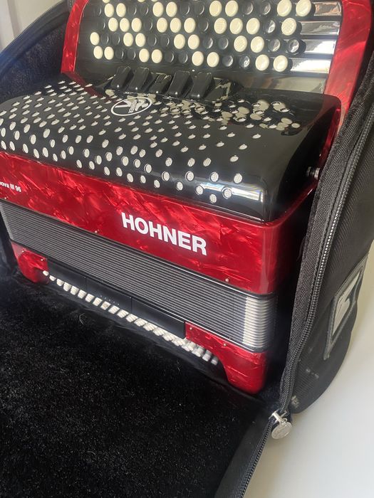 Acordeão hohner nova III 96