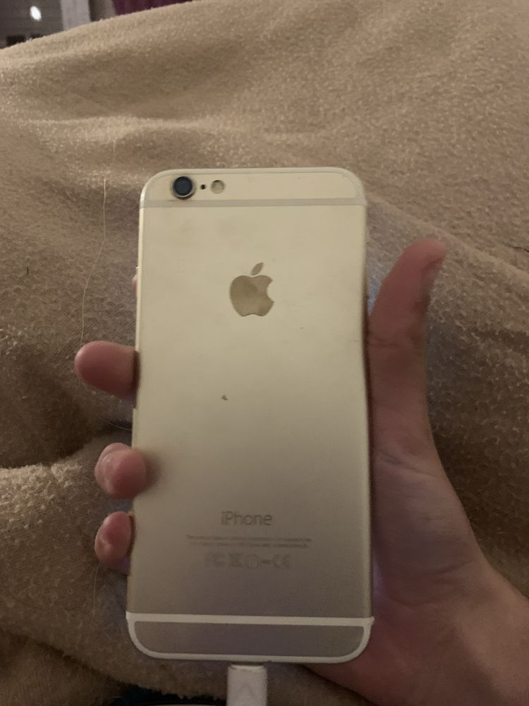 Iphone 6 com tudo em otimo estado menos o ecra manchado.