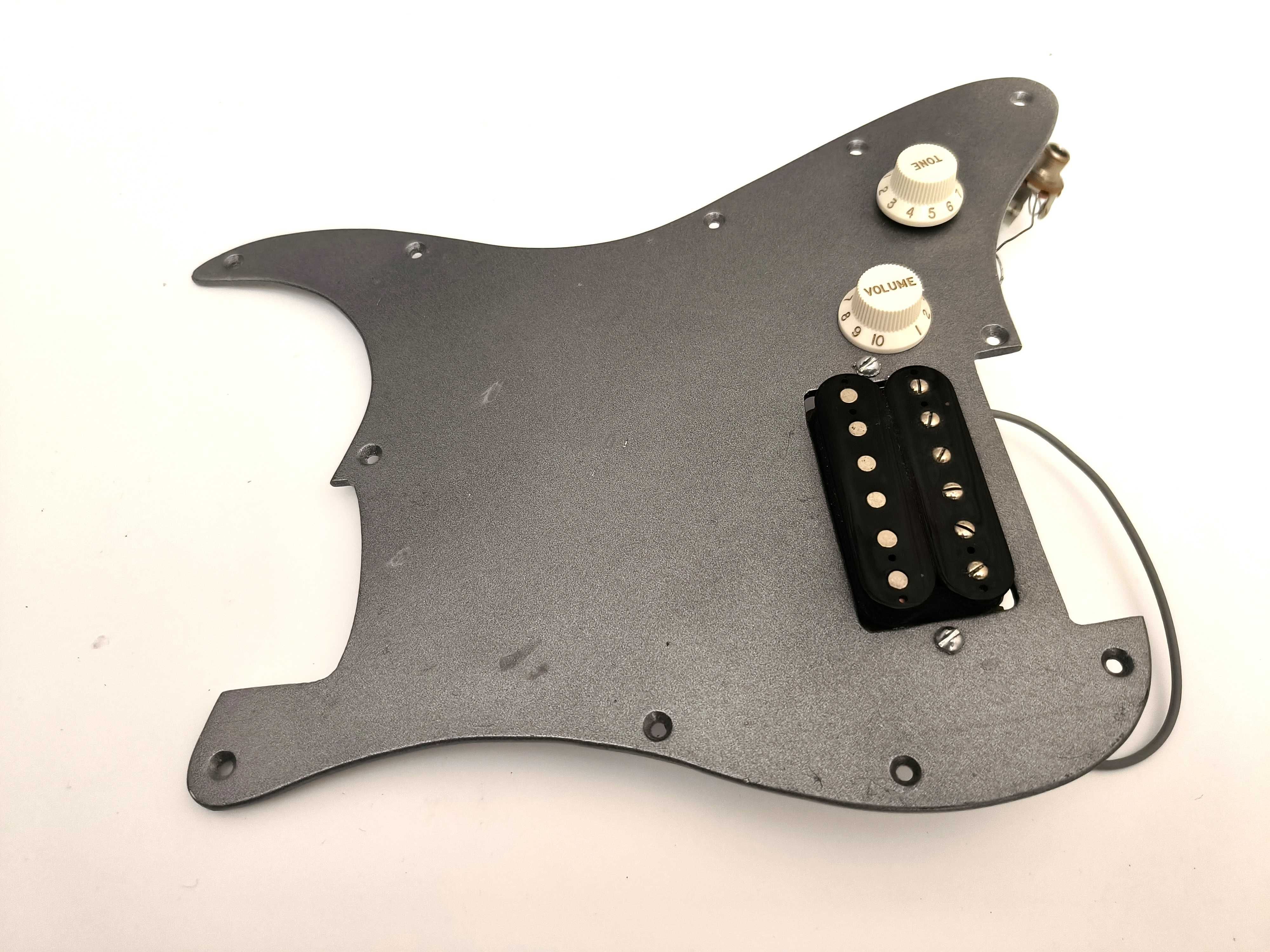 Fender stratocaster Loaded pickguard пікгард під конфіг Tom Delonge