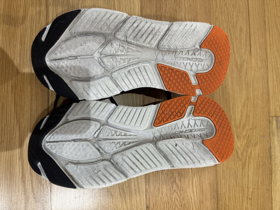 Skechers Max Cushioning Elite