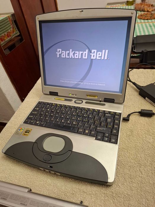 Portátil pakhard bell
