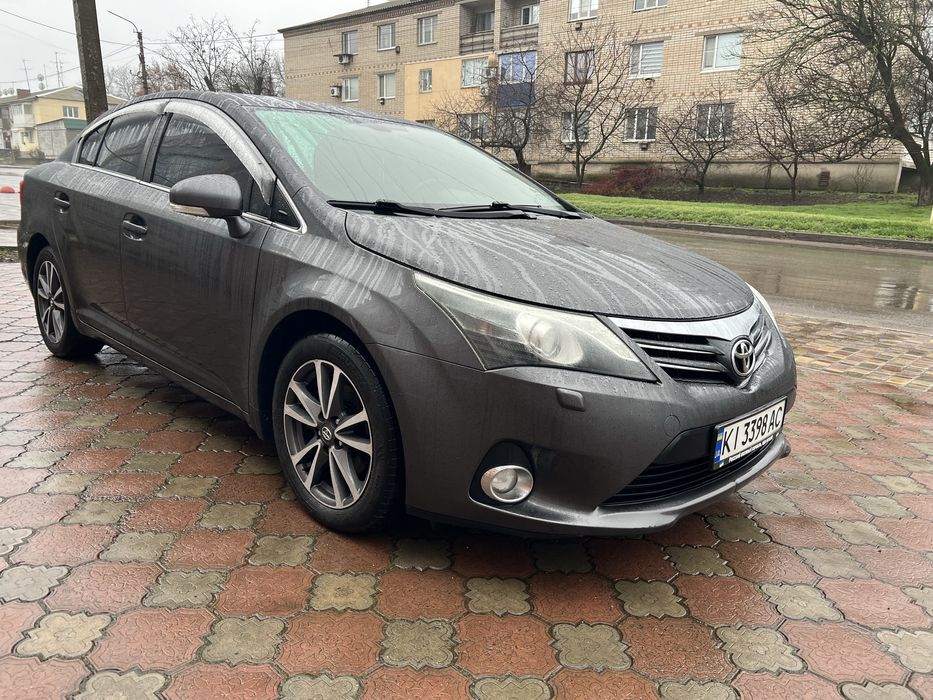 Продам Тойоту Авенсіс 2.0 АВТОМАТ не фарбована