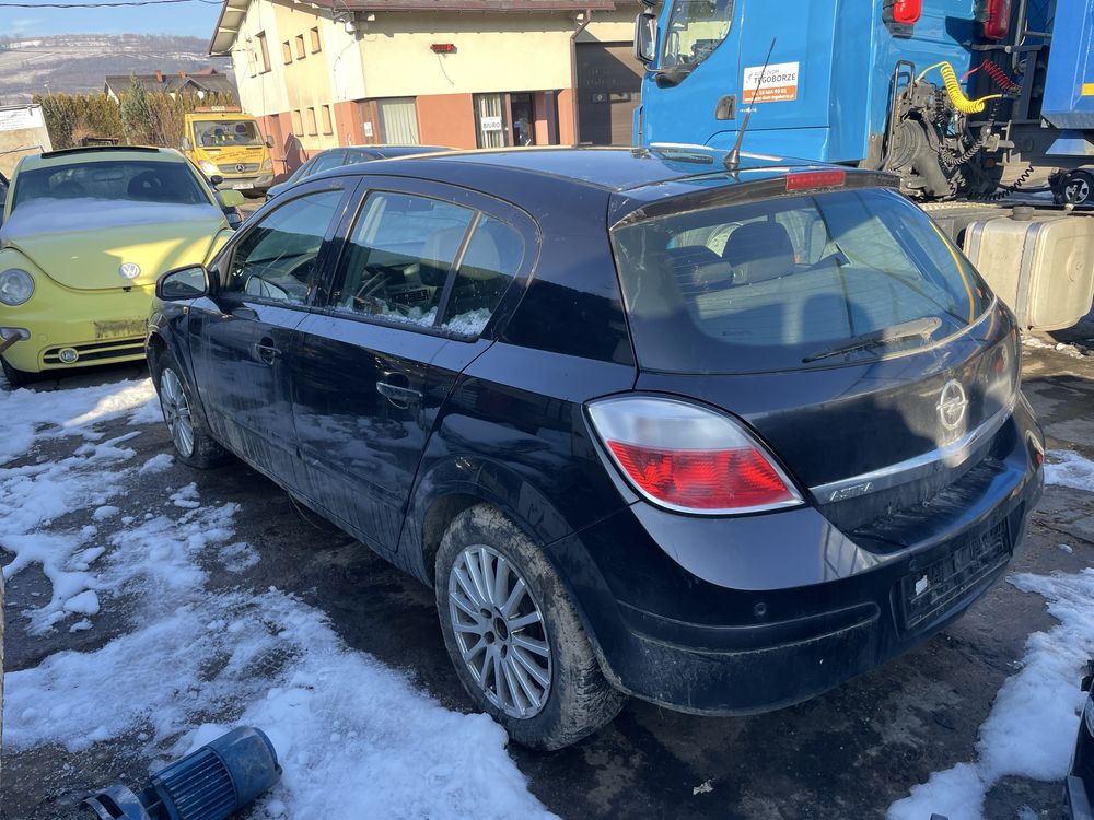 Na części Opel Astra H HB 5d 1.7 cdti kod lakieru Z20R