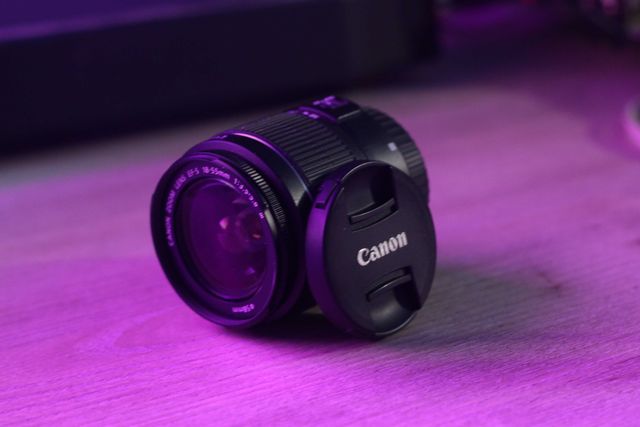 Obiektyw Canon Zoom Lens EF-S 18-55mm 1:3.5-5.6 III (3) + filtr UV
