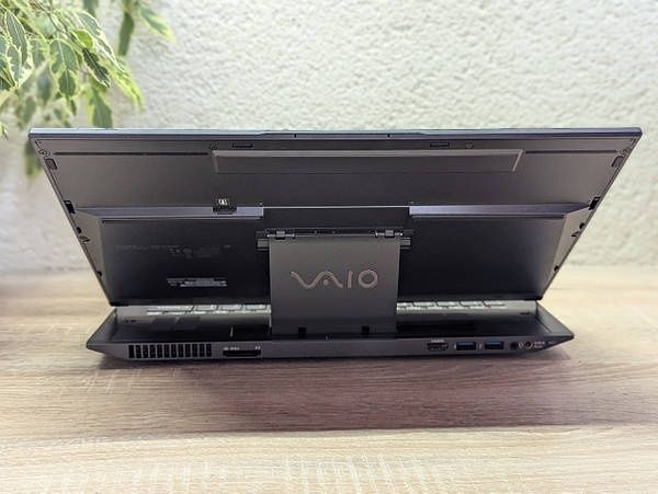 Продам стильний ноутбук-трансформер Sony VAIO з сенсорним екраном