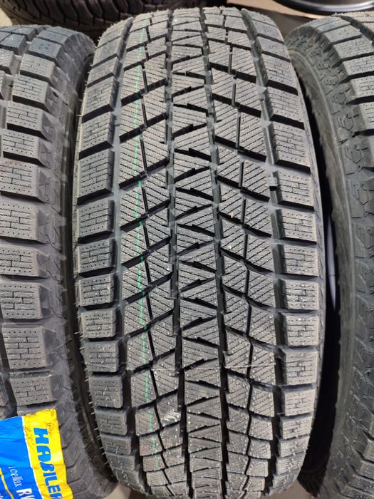 Резина зима 225.60.17 нова