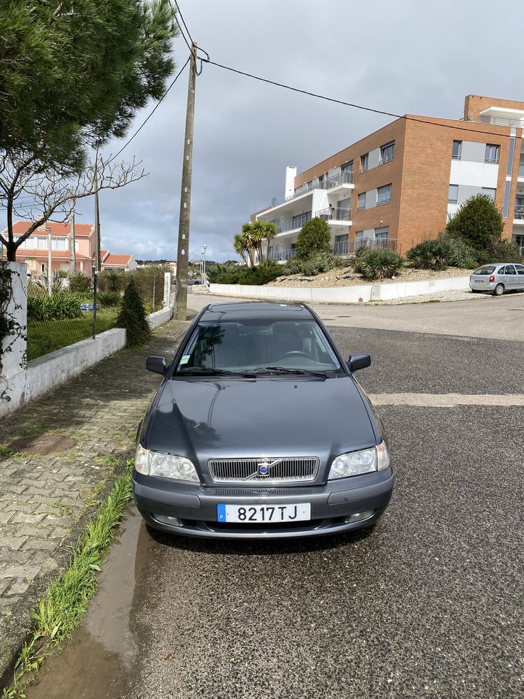 Volvo S40 2001  Veiculo completo!