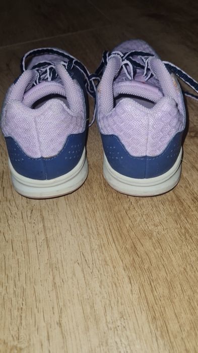 Кроссовки в отличном состоянии,лёгкие,комфортные