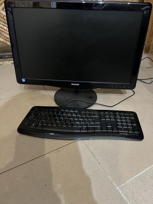 Monitor e teclado